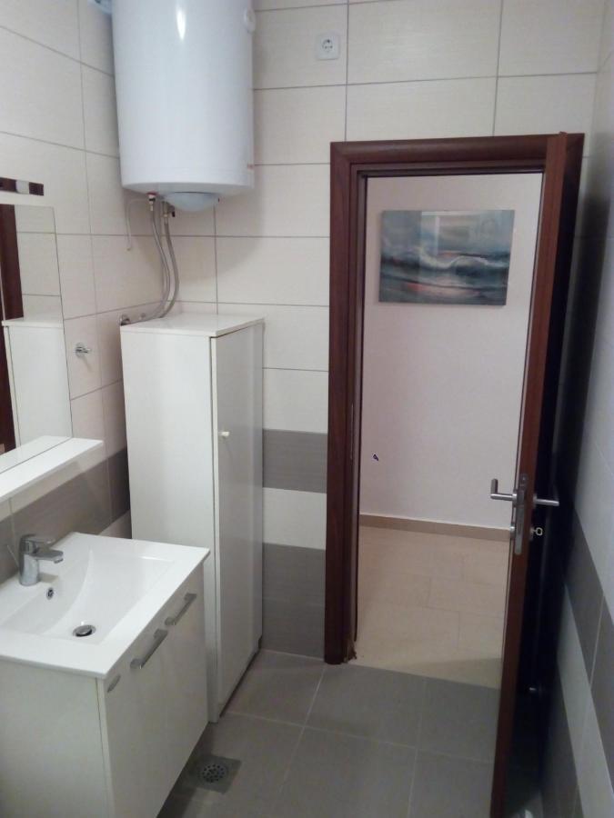 Apartment On The Beach Локва-Рогозница Экстерьер фото