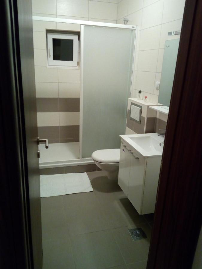 Apartment On The Beach Локва-Рогозница Экстерьер фото