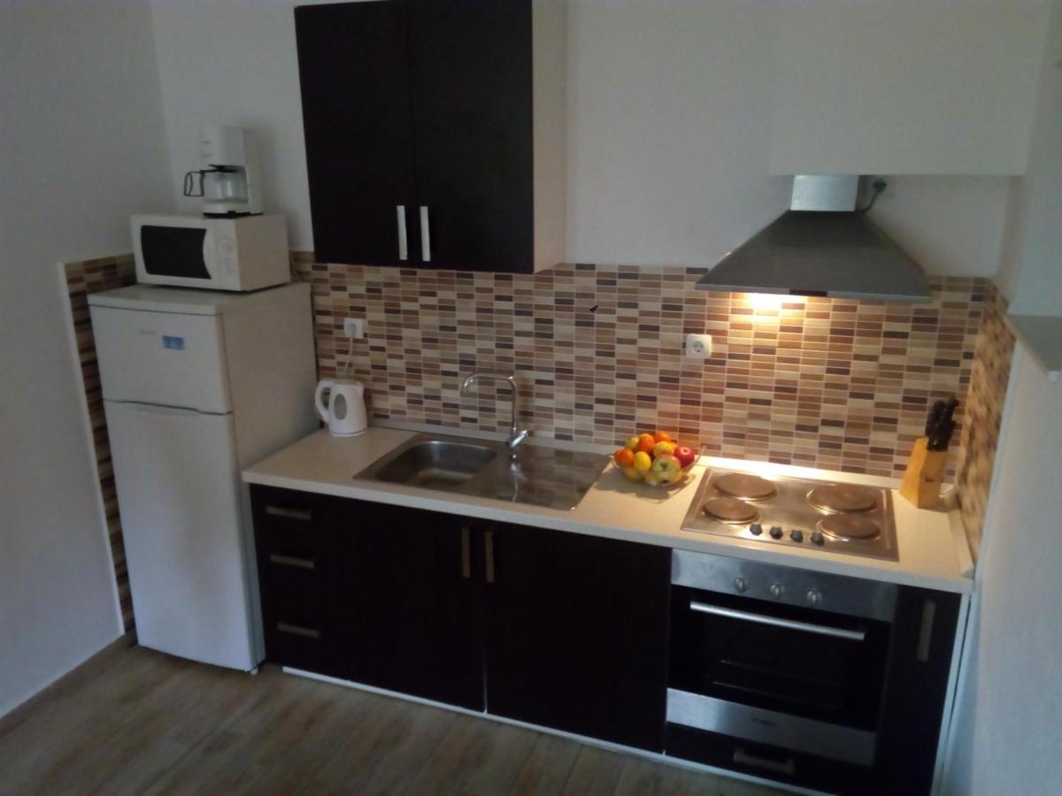 Apartment On The Beach Локва-Рогозница Экстерьер фото