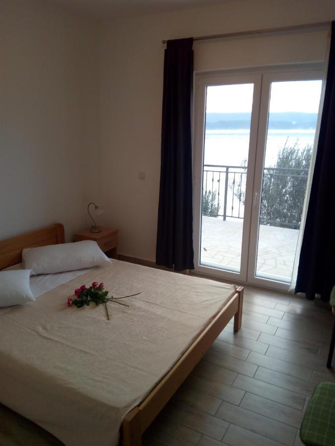 Apartment On The Beach Локва-Рогозница Экстерьер фото