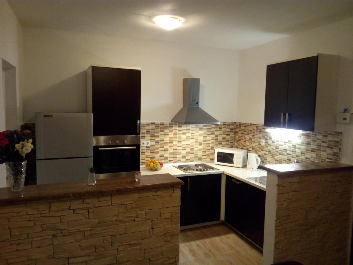 Apartment On The Beach Локва-Рогозница Экстерьер фото