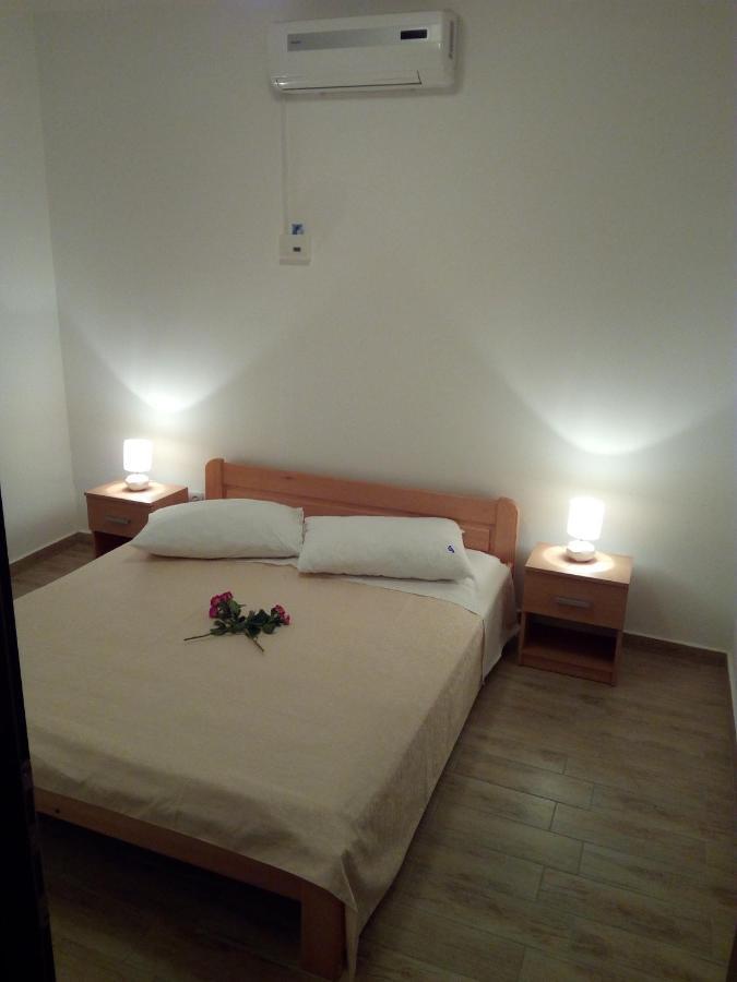 Apartment On The Beach Локва-Рогозница Экстерьер фото