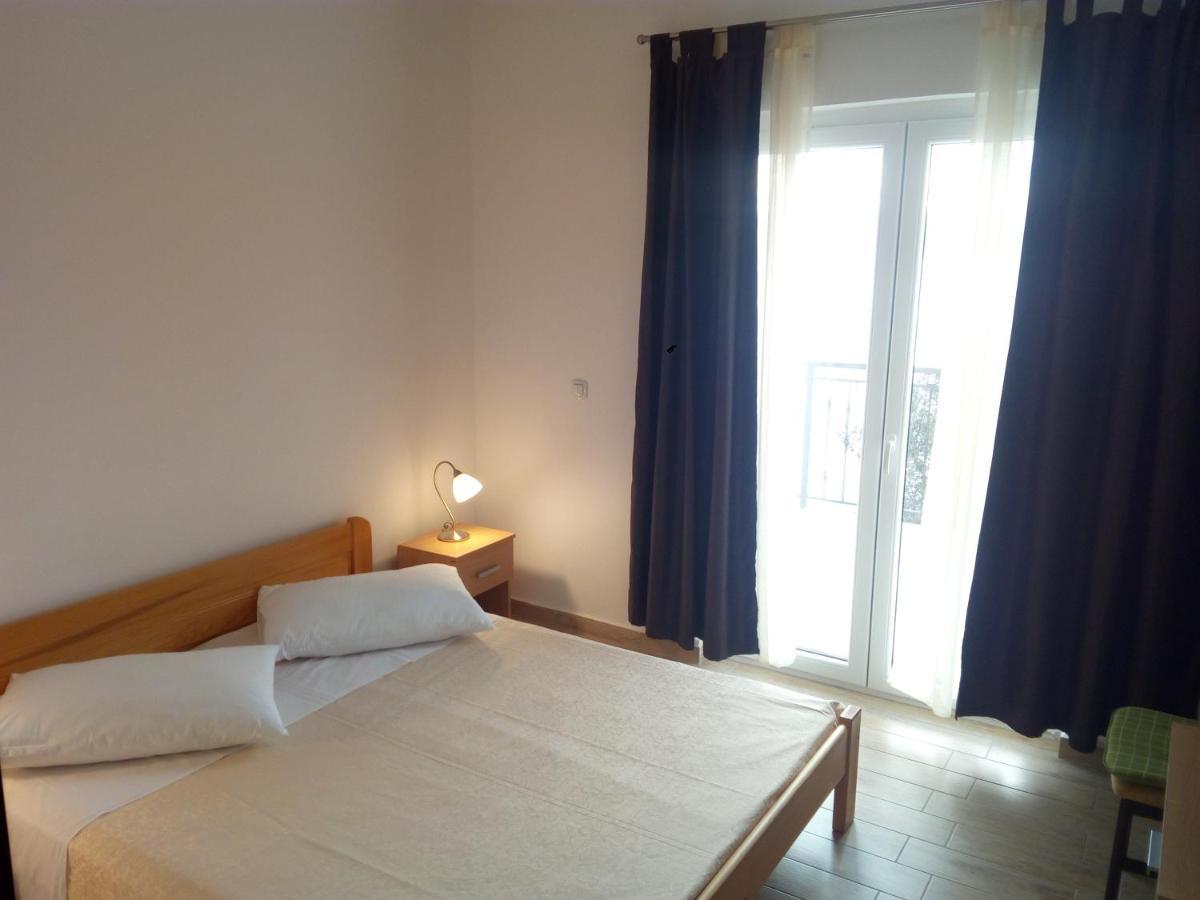 Apartment On The Beach Локва-Рогозница Экстерьер фото
