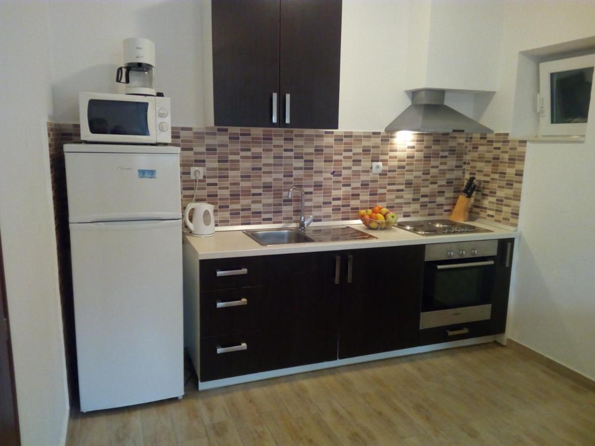 Apartment On The Beach Локва-Рогозница Экстерьер фото