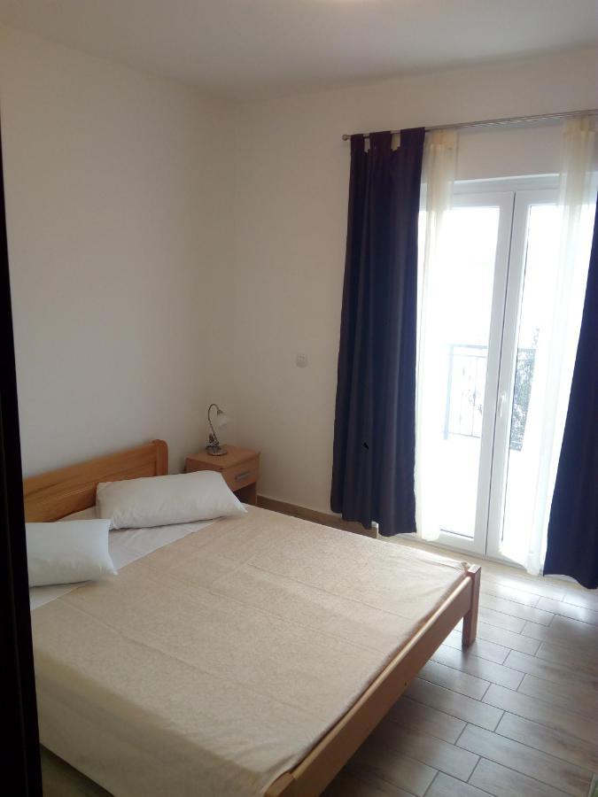 Apartment On The Beach Локва-Рогозница Экстерьер фото