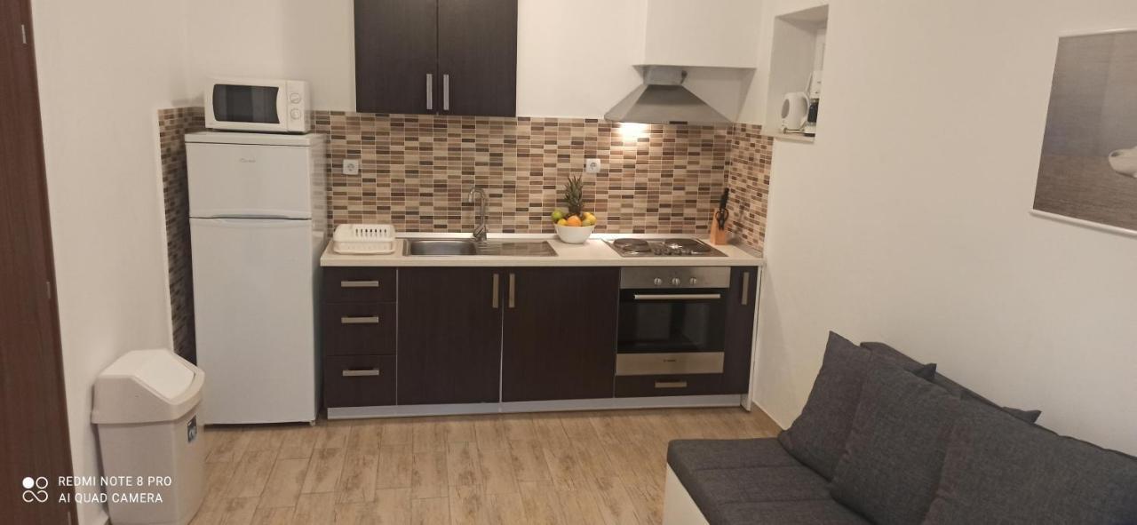 Apartment On The Beach Локва-Рогозница Экстерьер фото