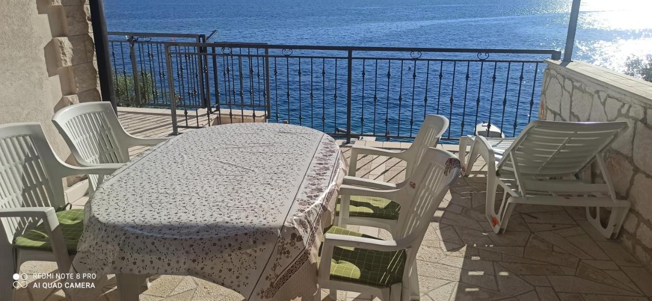 Apartment On The Beach Локва-Рогозница Экстерьер фото